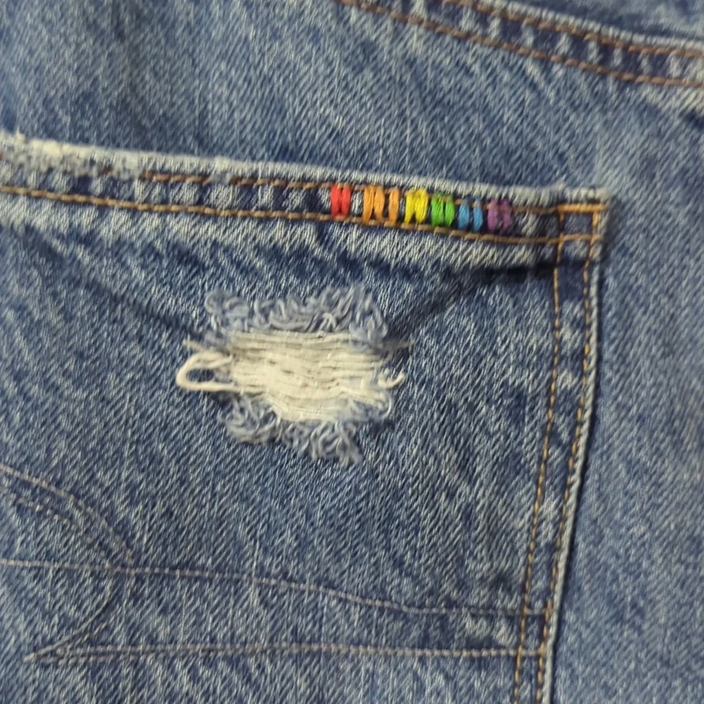 American Eagle Outfitters stylish distressed